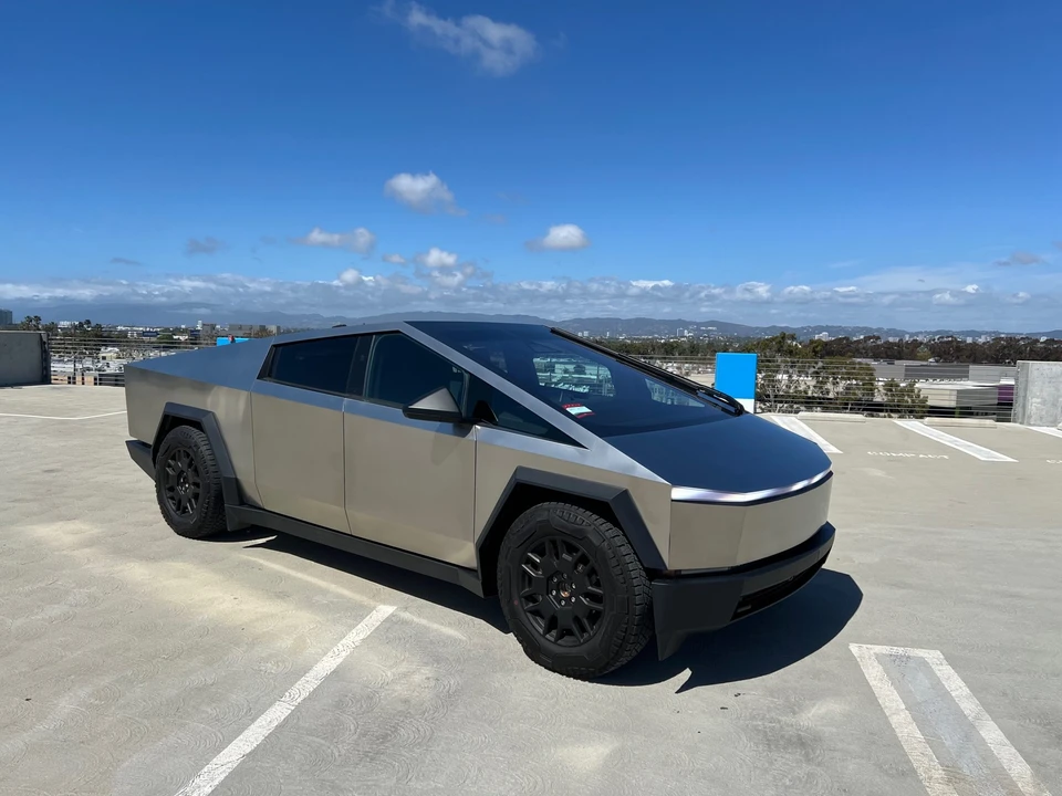 2024 Tesla Cybertruck - Image 18 of 31