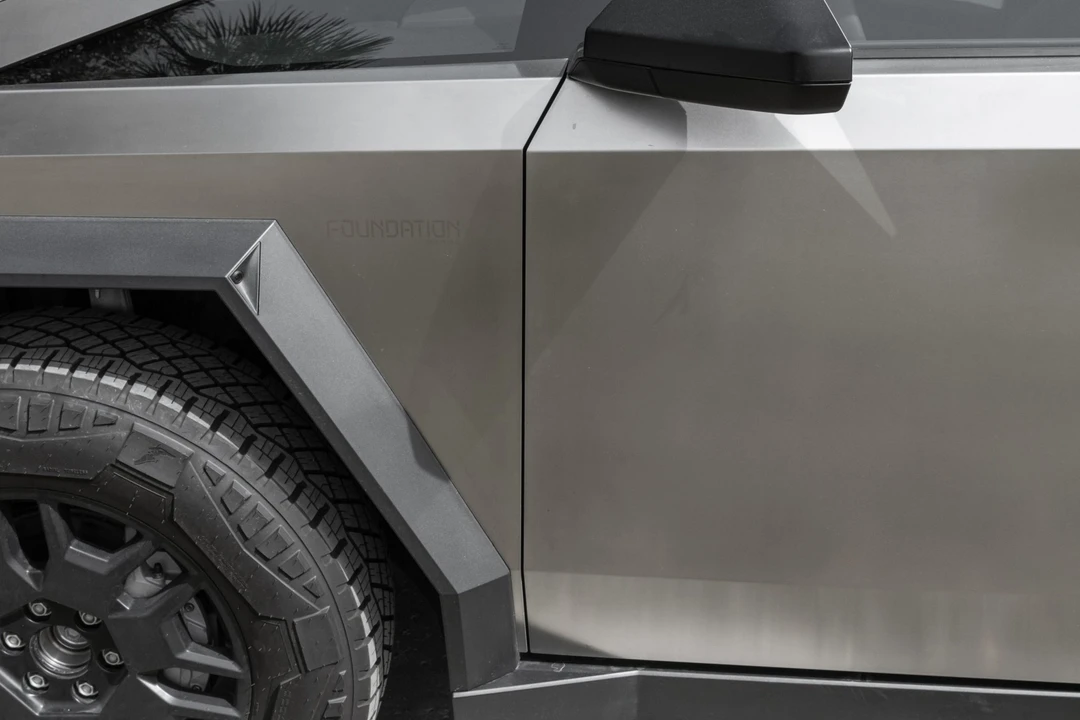 2024 Tesla Cybertruck - Image 13 of 31