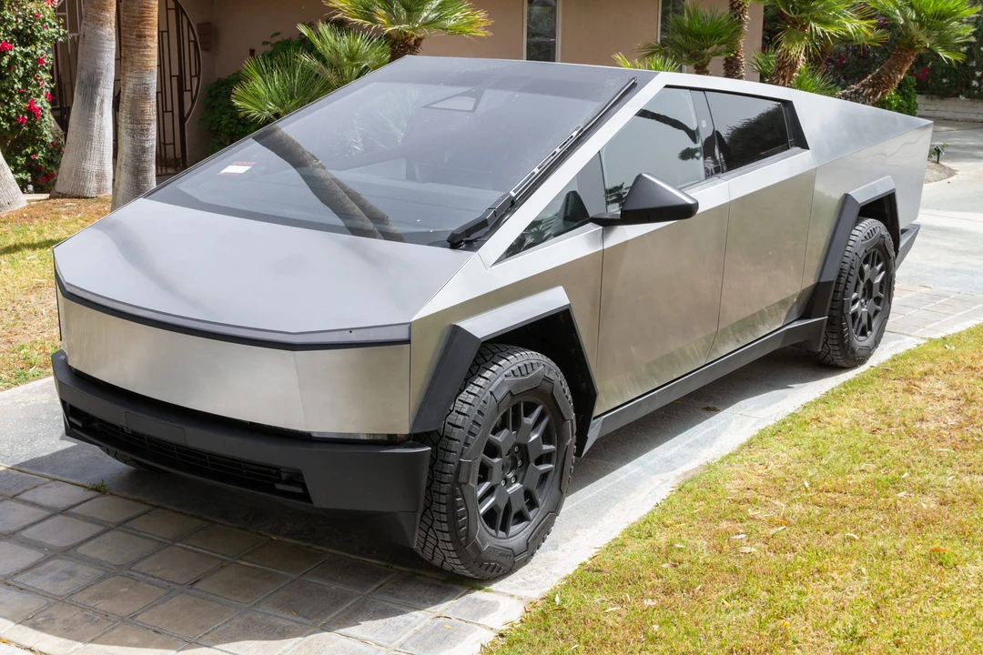 2024 Tesla Cybertruck - Image 2 of 31