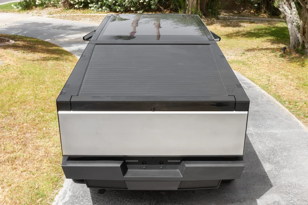 2024 Tesla Cybertruck - Image 19 of 31