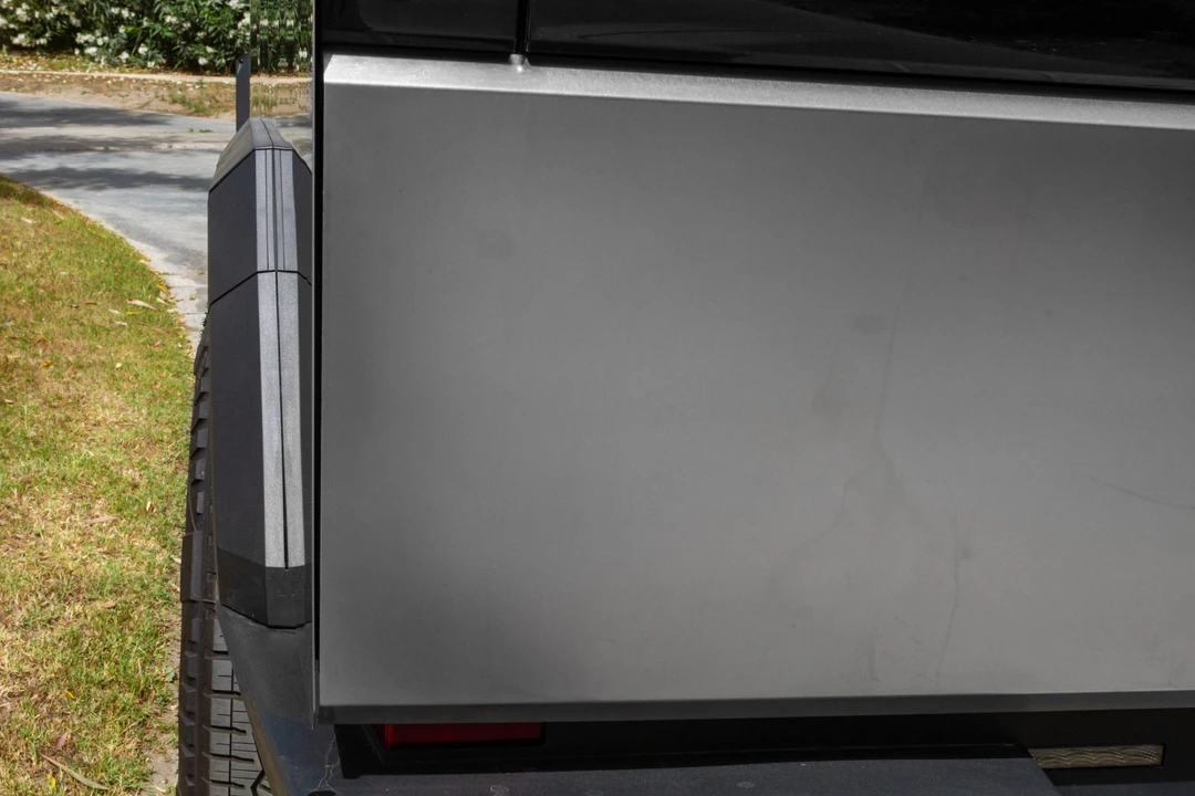 2024 Tesla Cybertruck - Image 18 of 31