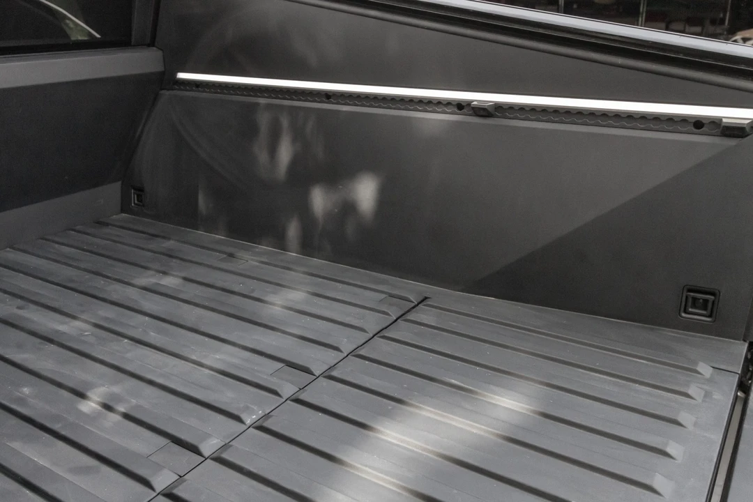 2024 Tesla Cybertruck - Image 26 of 31