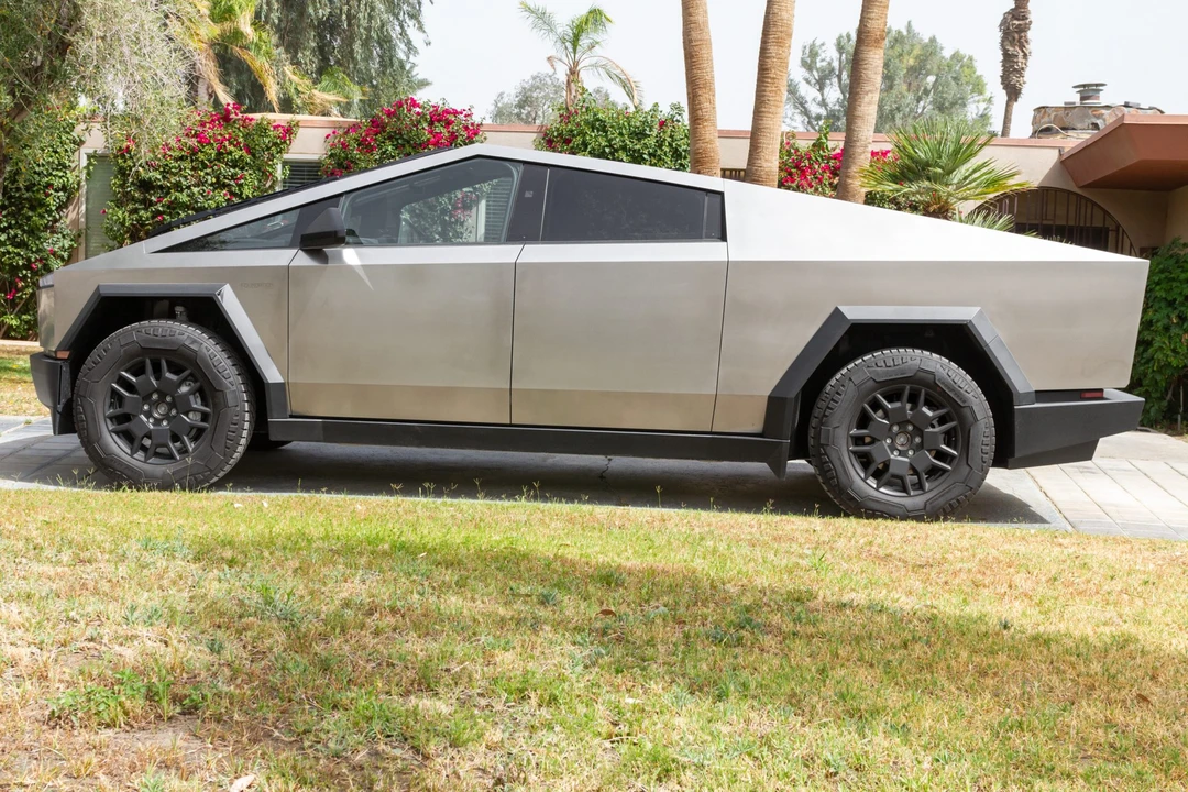2024 Tesla Cybertruck - Image 3 of 31