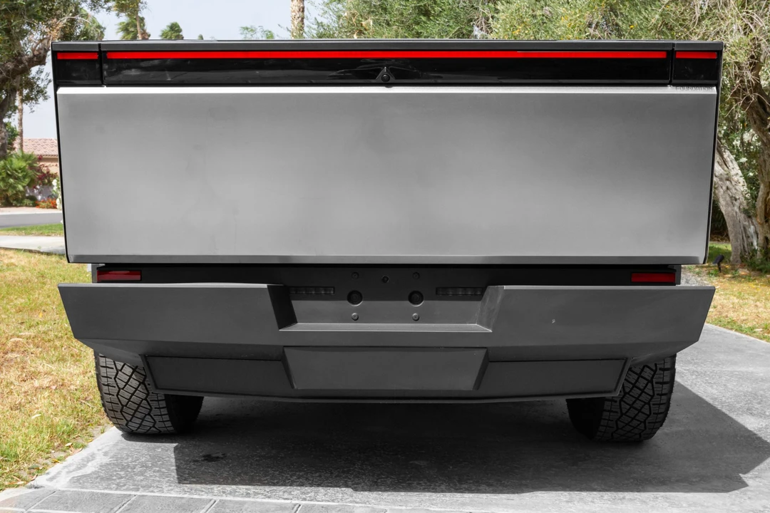 2024 Tesla Cybertruck - Image 28 of 31