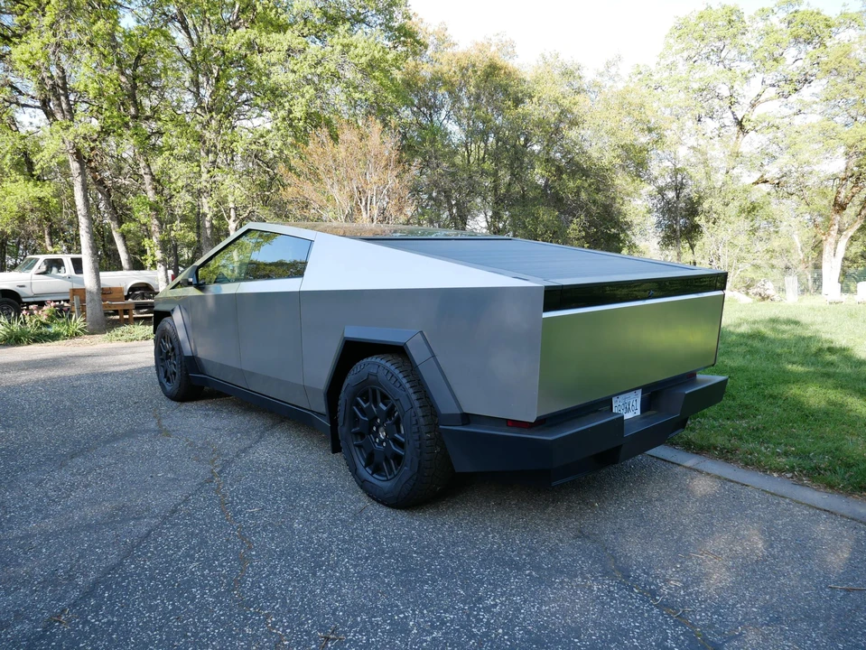 2024 Tesla Cybertruck - Image 14 of 31