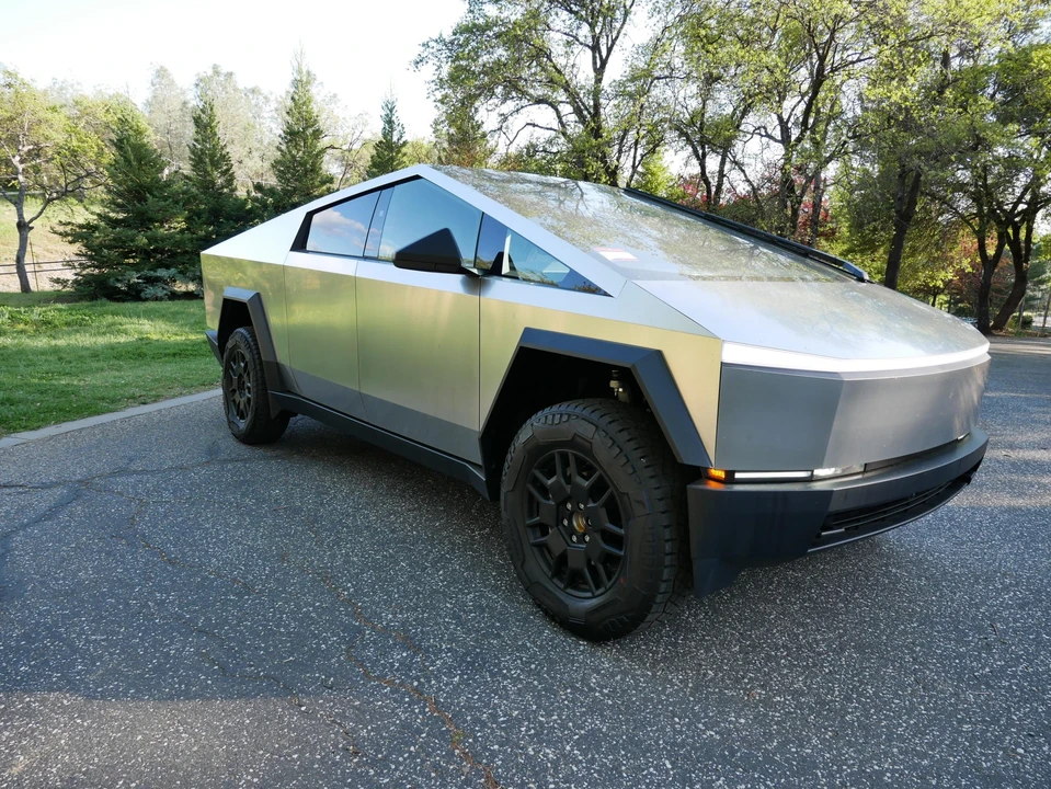 2024 Tesla Cybertruck - Image 8 of 31