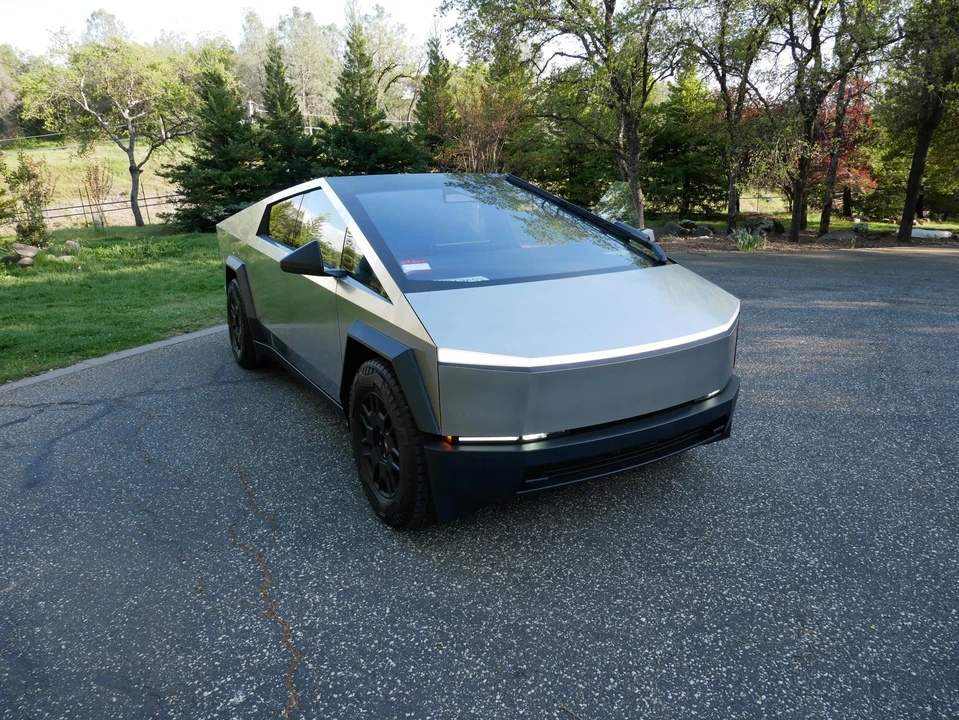 2024 Tesla Cybertruck - Image 7 of 31