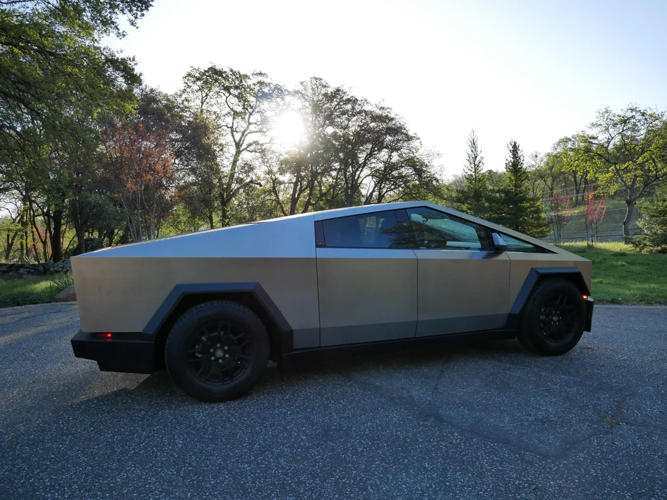 2024 Tesla Cybertruck - Image 29 of 31