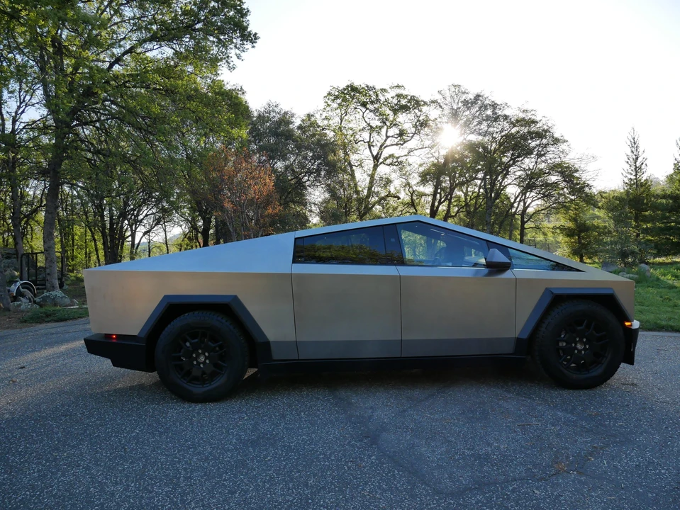 2024 Tesla Cybertruck - Image 28 of 31