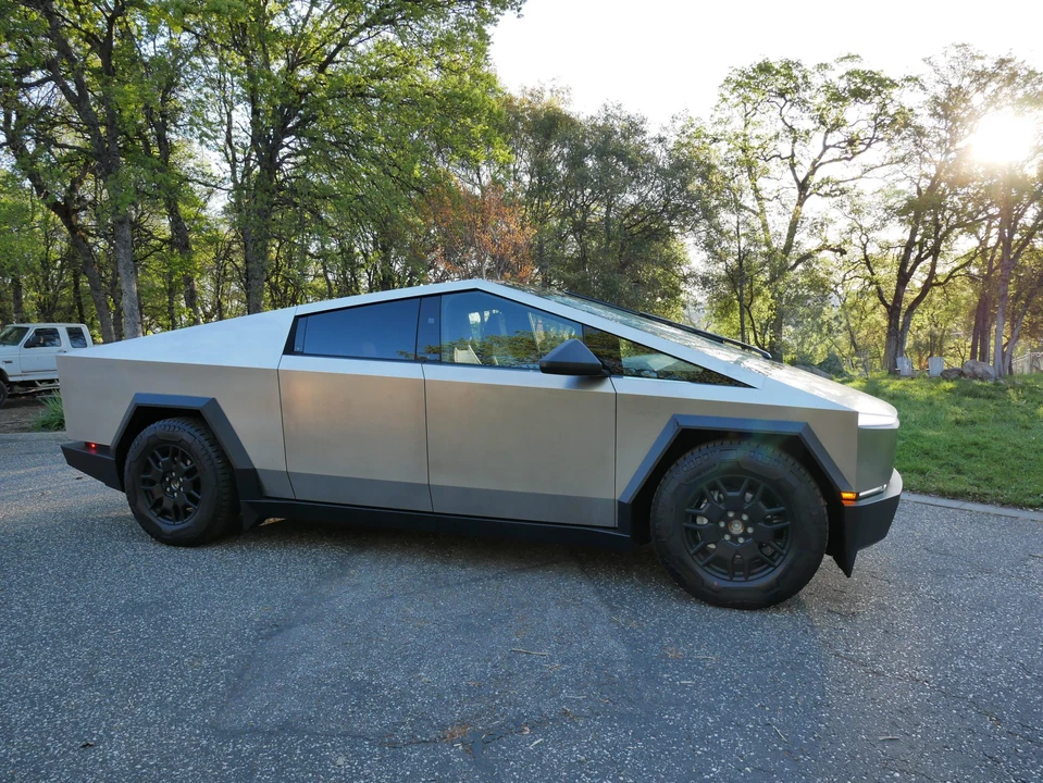 2024 Tesla Cybertruck - Image 27 of 31