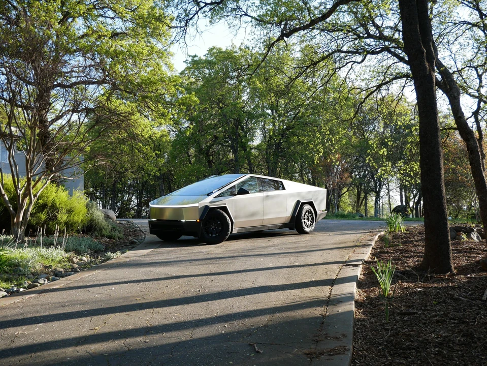 2024 Tesla Cybertruck - Image 19 of 31
