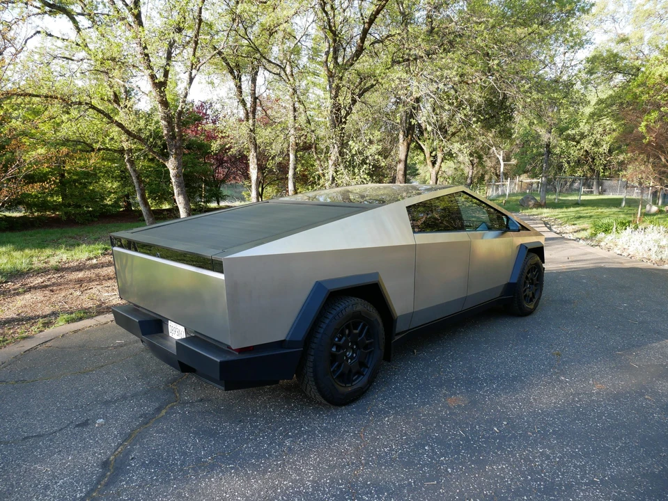 2024 Tesla Cybertruck - Image 11 of 31