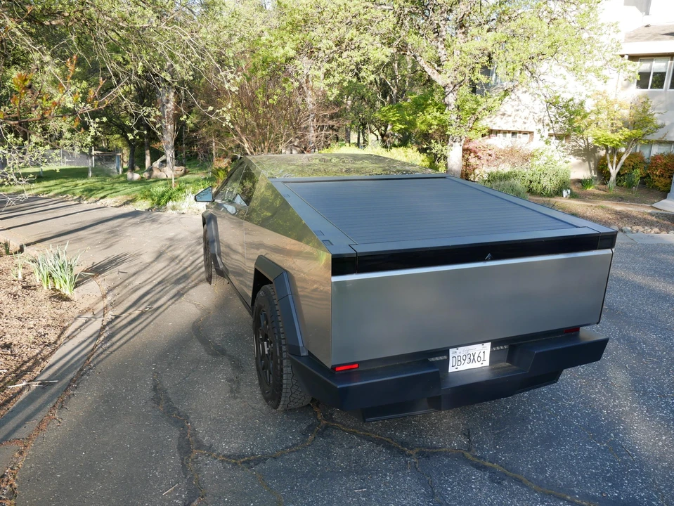 2024 Tesla Cybertruck - Image 13 of 31