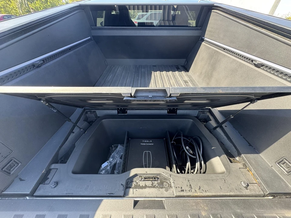 2024 Tesla Cybertruck - Image 26 of 31