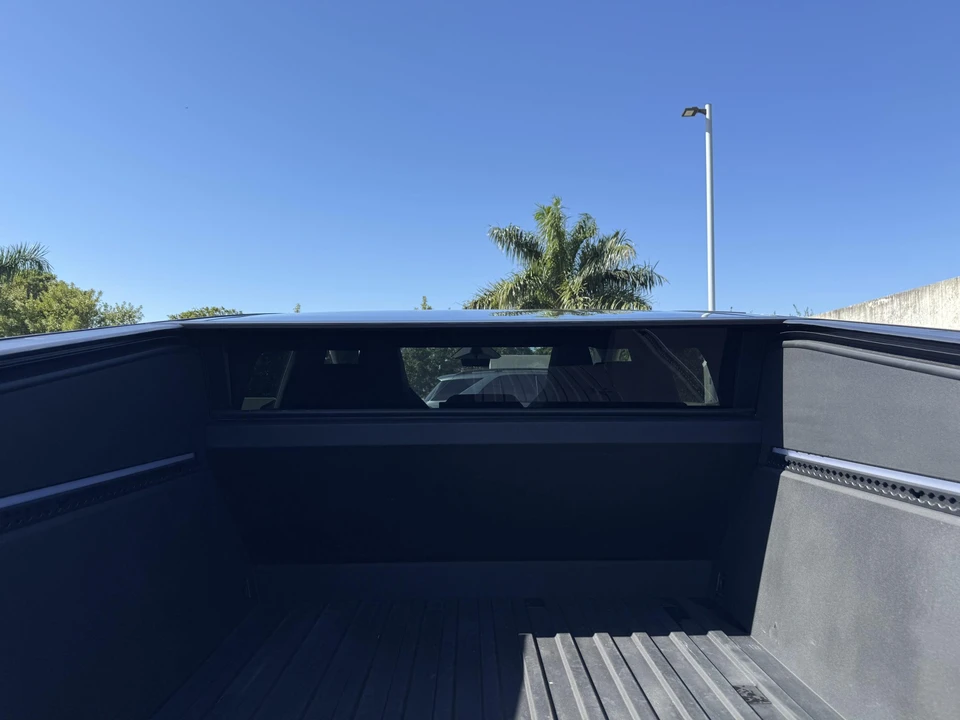 2024 Tesla Cybertruck - Image 24 of 31