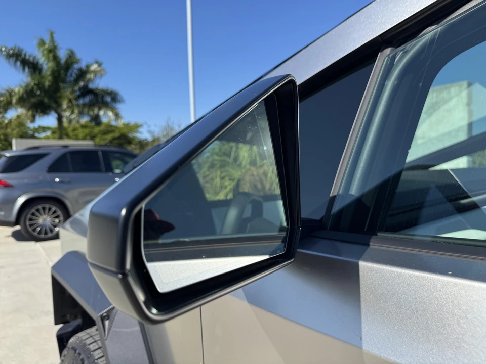 2024 Tesla Cybertruck - Image 21 of 31