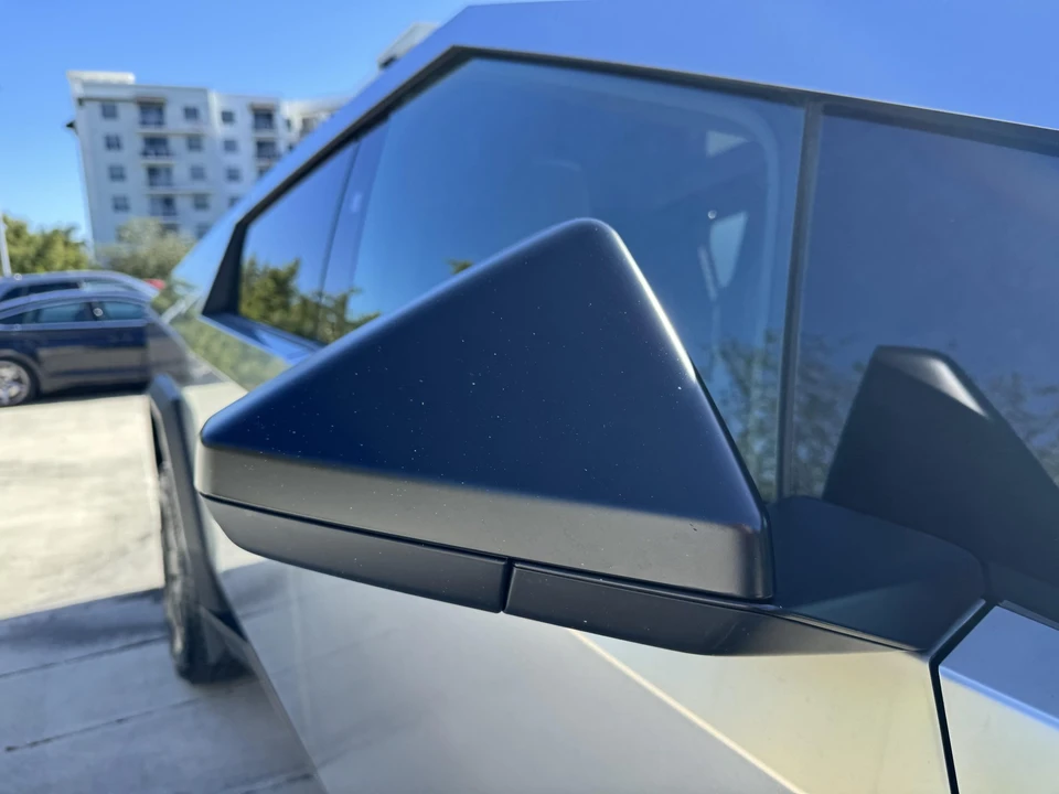 2024 Tesla Cybertruck - Image 16 of 31