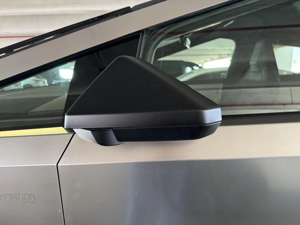 2024 Tesla Cybertruck - Image 20 of 31