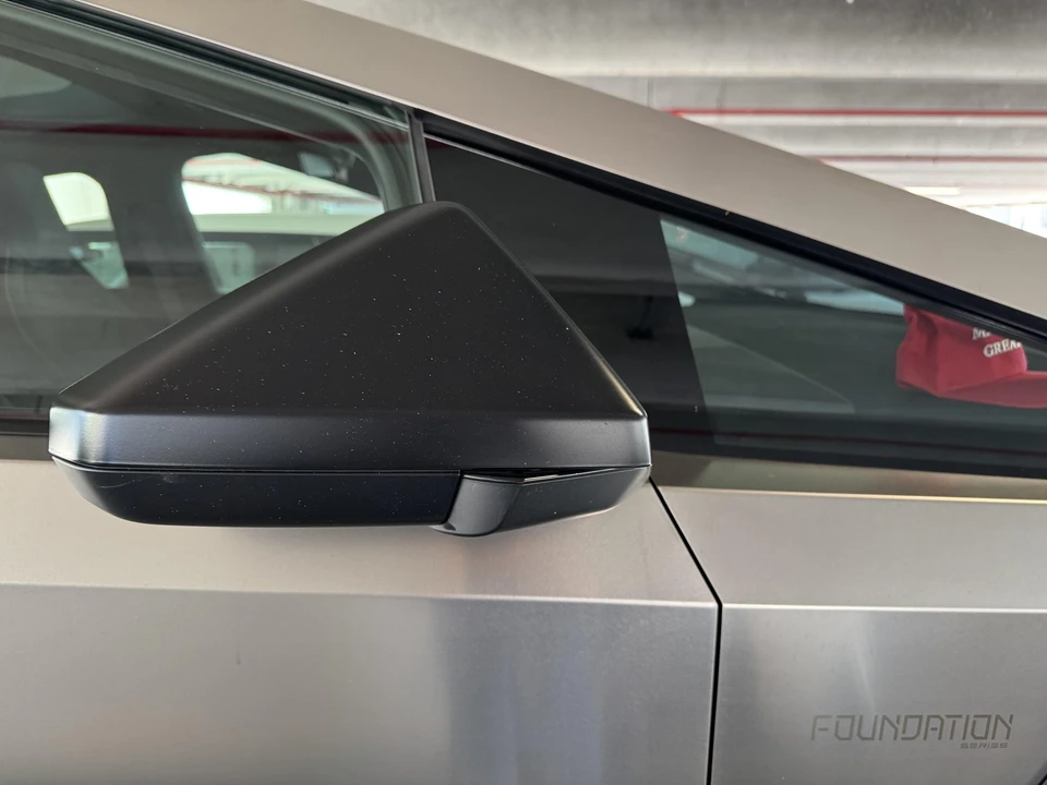 2024 Tesla Cybertruck - Image 17 of 31