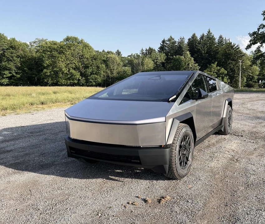 2024 Tesla Cybertruck - Image 2 of 31