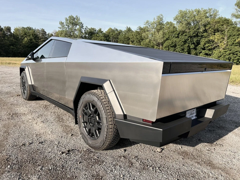 2024 Tesla Cybertruck - Image 9 of 31