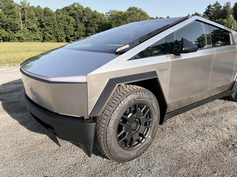 2024 Tesla Cybertruck - Image 23 of 31