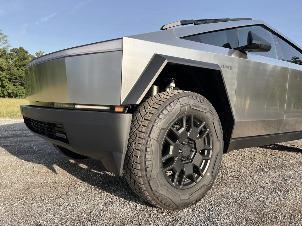 2024 Tesla Cybertruck - Image 24 of 31