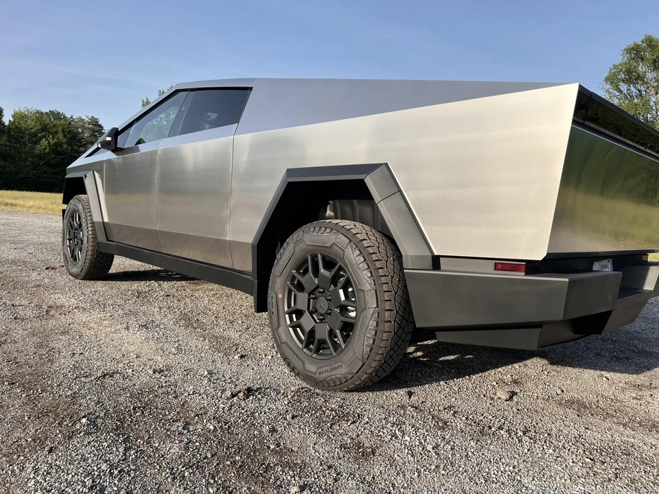 2024 Tesla Cybertruck - Image 30 of 31