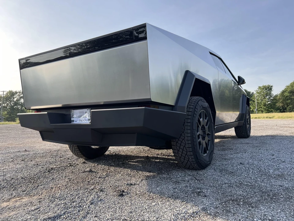 2024 Tesla Cybertruck - Image 12 of 31