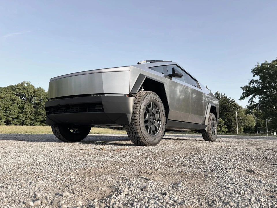 2024 Tesla Cybertruck - Image 3 of 31