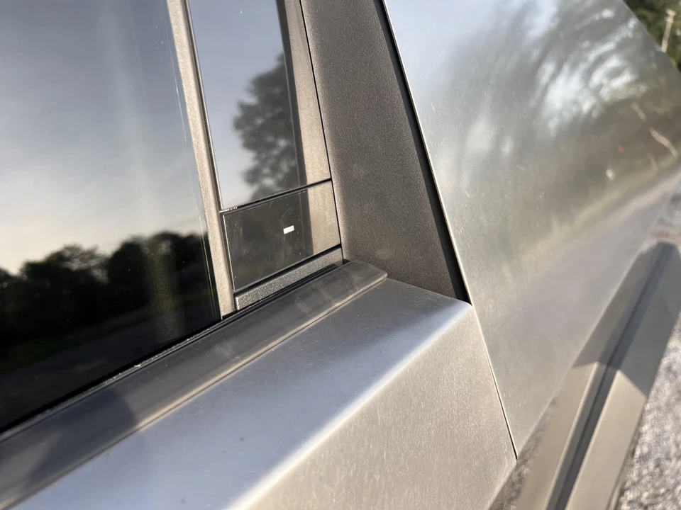 2024 Tesla Cybertruck - Image 29 of 31