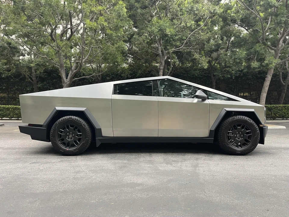 2024 Tesla Cybertruck - Image 7 of 31