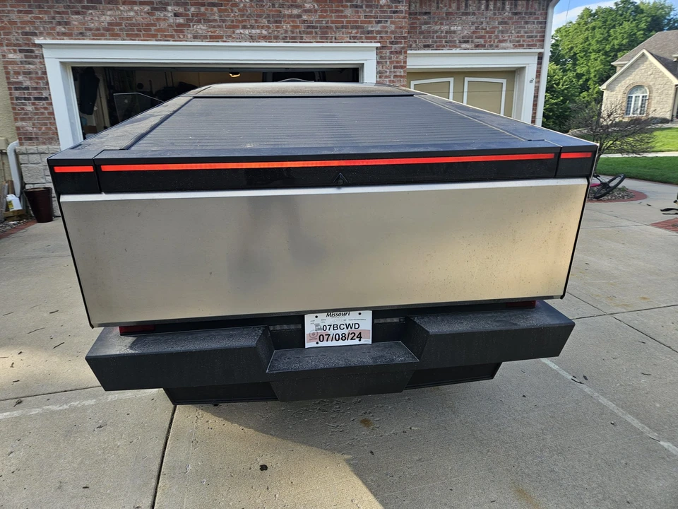 2024 Tesla Cybertruck - Image 27 of 31