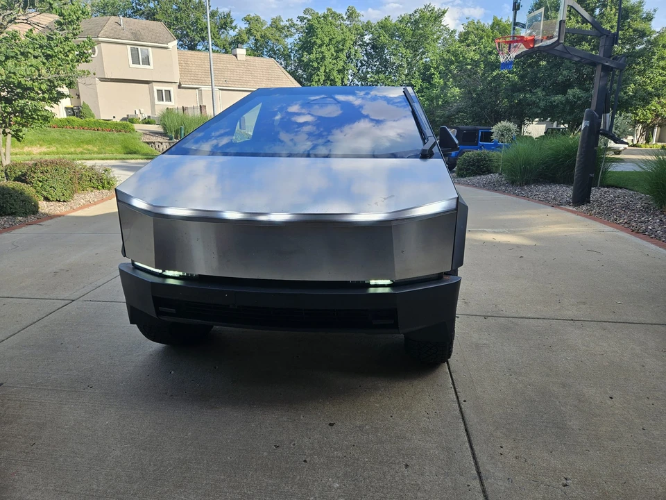 2024 Tesla Cybertruck - Image 23 of 31
