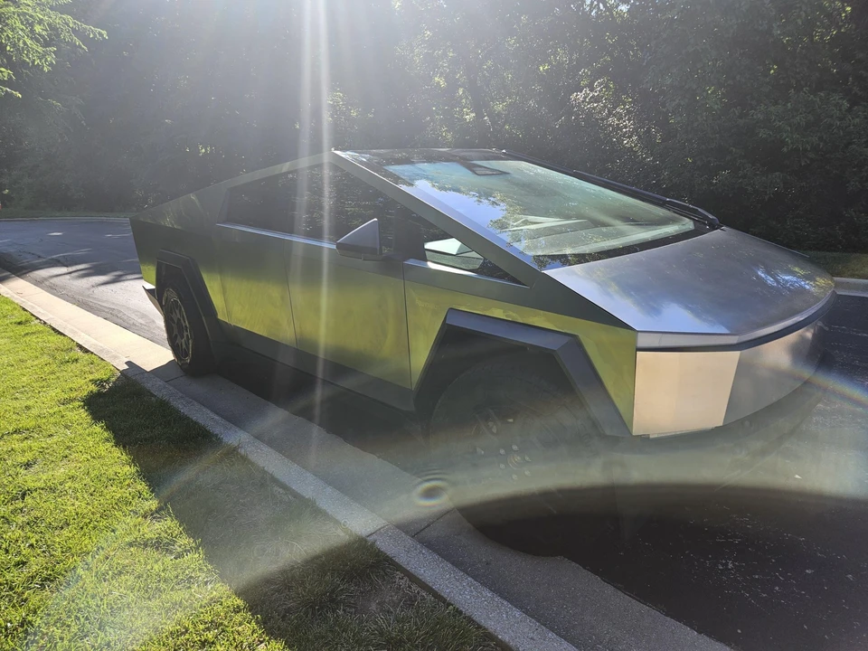 2024 Tesla Cybertruck - Image 21 of 31