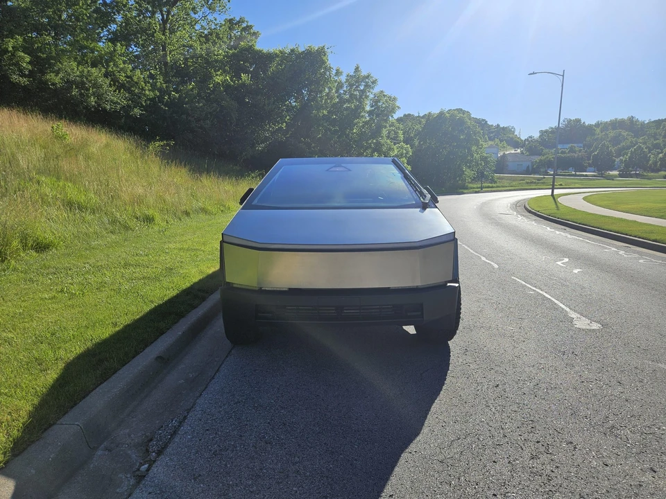 2024 Tesla Cybertruck - Image 11 of 31