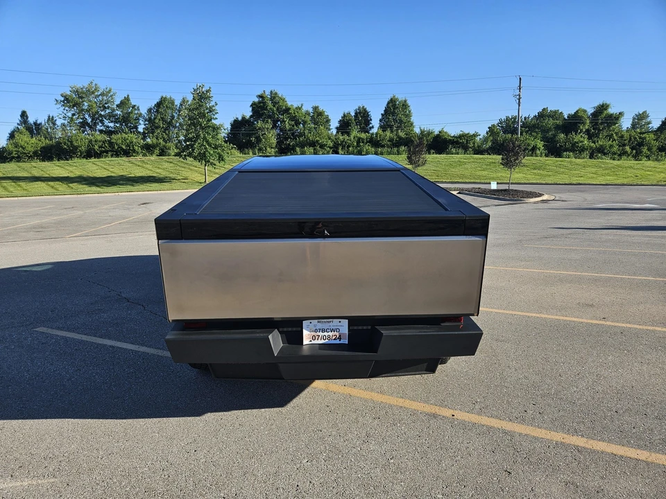 2024 Tesla Cybertruck - Image 6 of 31