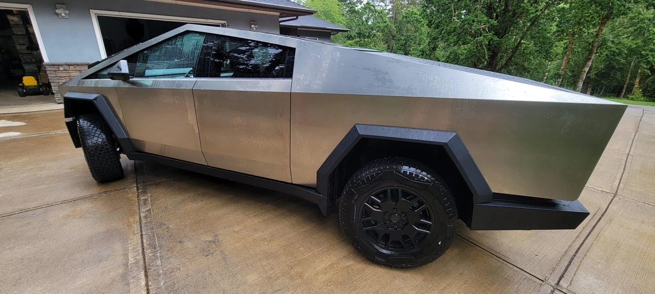 2024 Tesla Cybertruck - Image 19 of 31