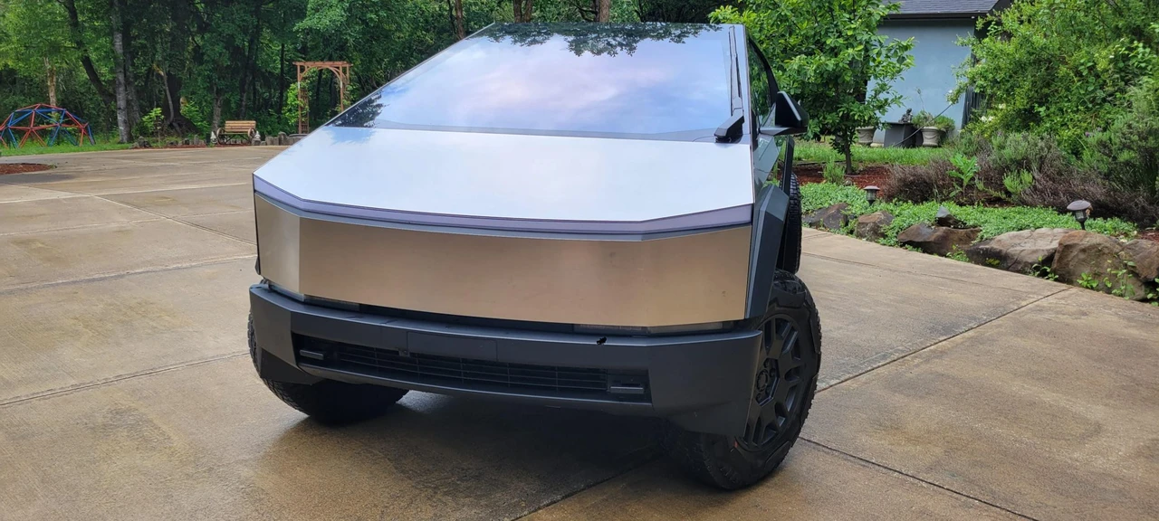 2024 Tesla Cybertruck - Image 8 of 31