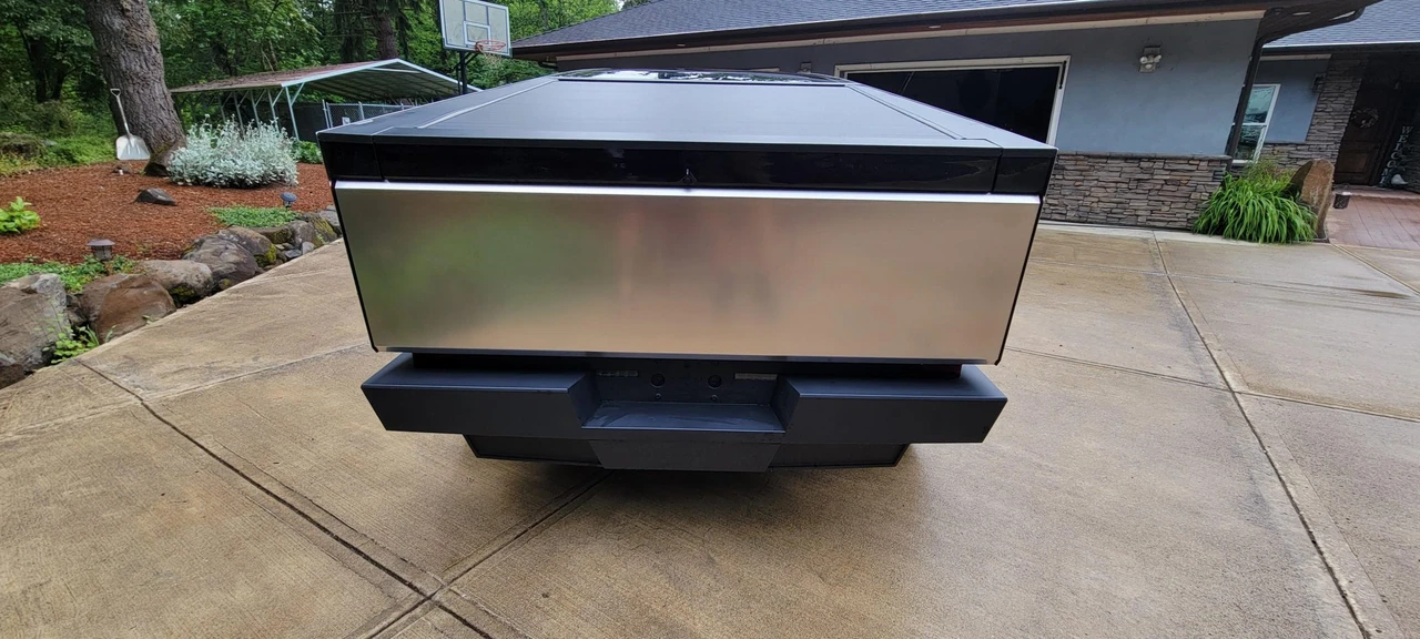 2024 Tesla Cybertruck - Image 14 of 31
