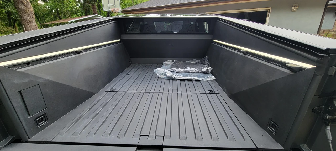 2024 Tesla Cybertruck - Image 27 of 31
