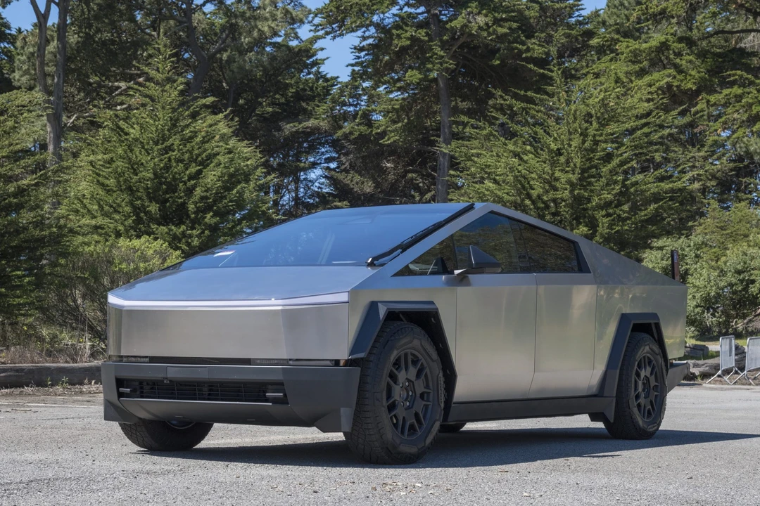 2024 Tesla Cybertruck - Image 2 of 31