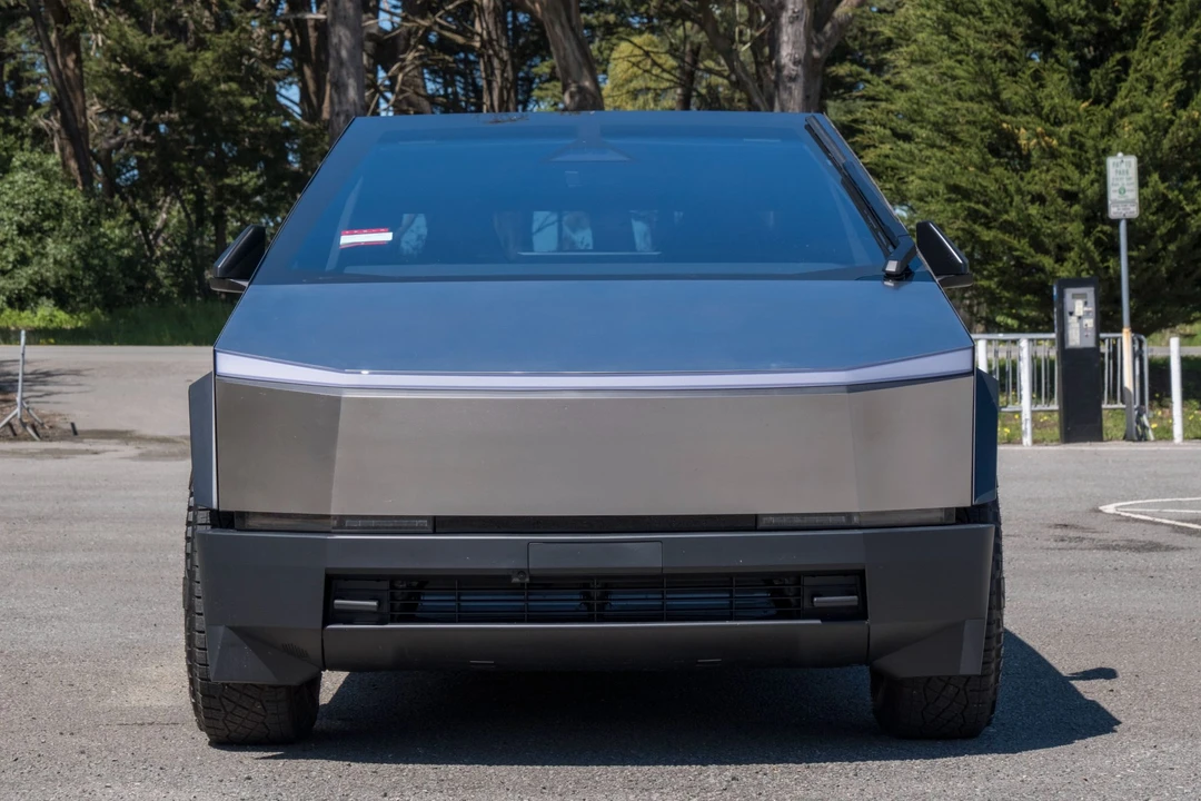 2024 Tesla Cybertruck - Image 13 of 31