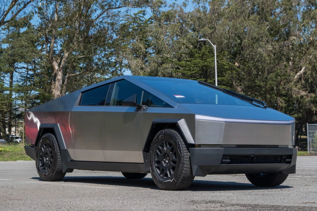 2024 Tesla Cybertruck - Image 12 of 31