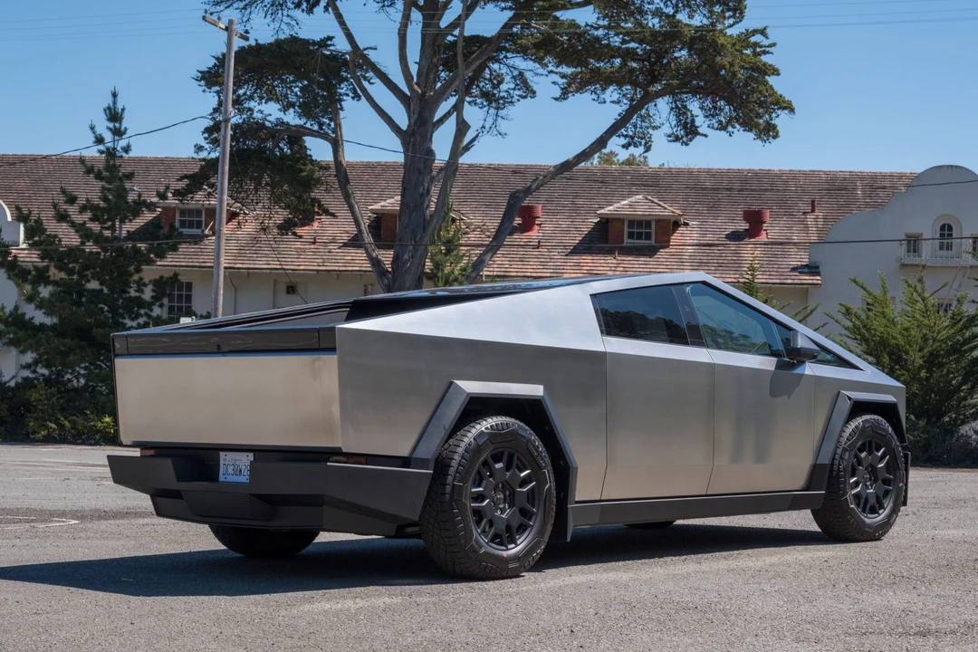 2024 Tesla Cybertruck - Image 10 of 31