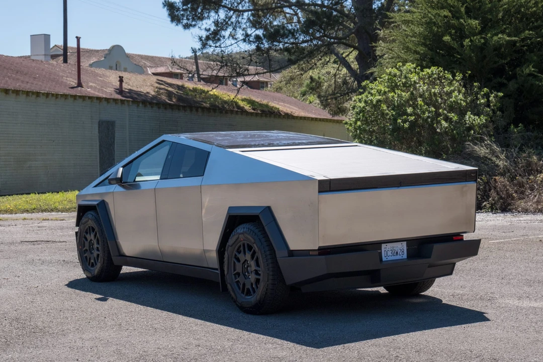 2024 Tesla Cybertruck - Image 7 of 31