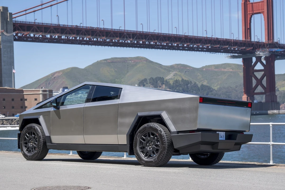 2024 Tesla Cybertruck - Image 15 of 31