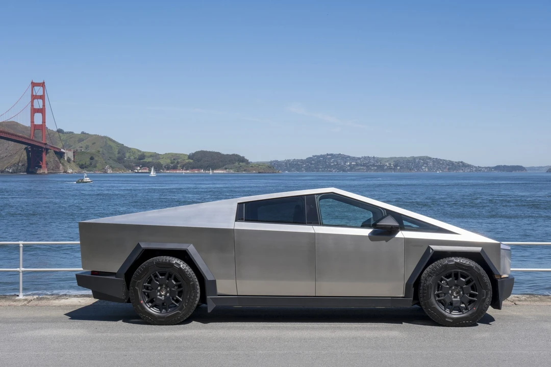 2024 Tesla Cybertruck - Image 17 of 31