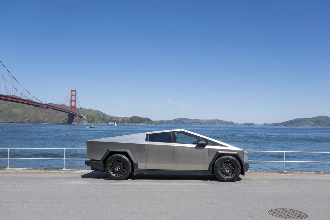 2024 Tesla Cybertruck - Image 16 of 31