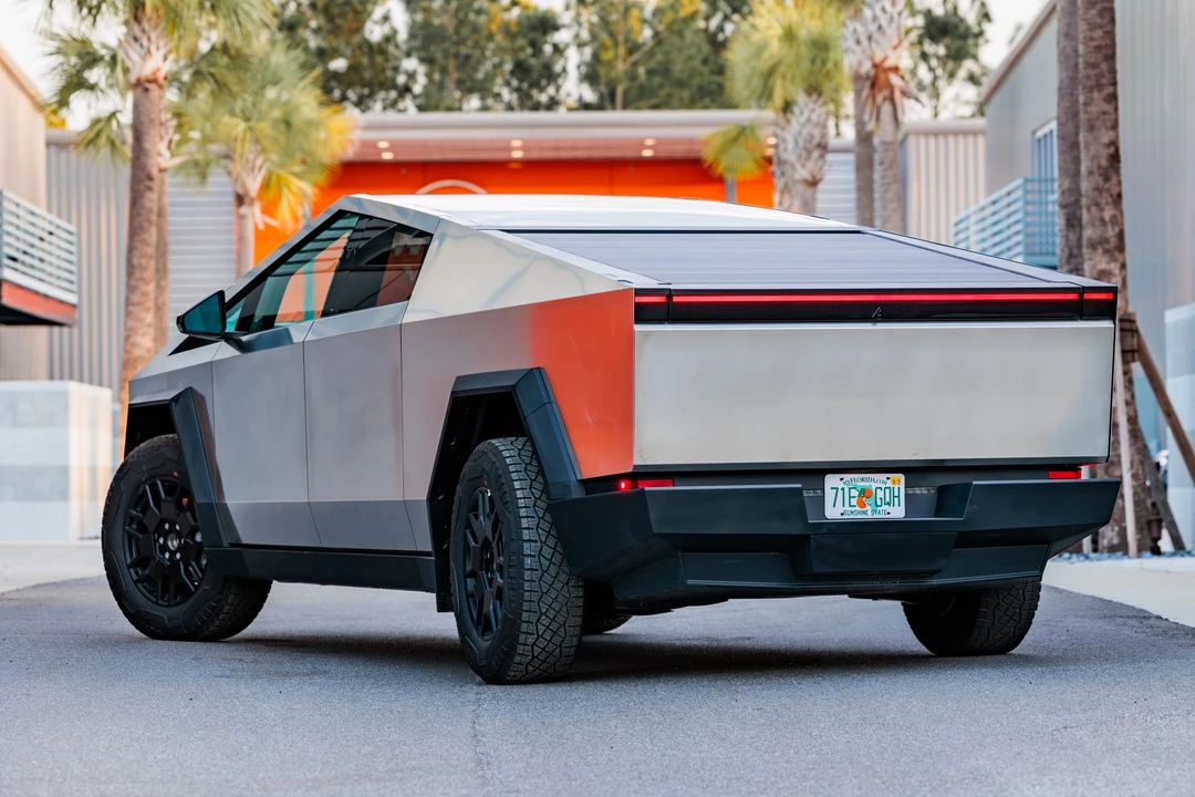2024 Tesla Cybertruck - Image 22 of 31